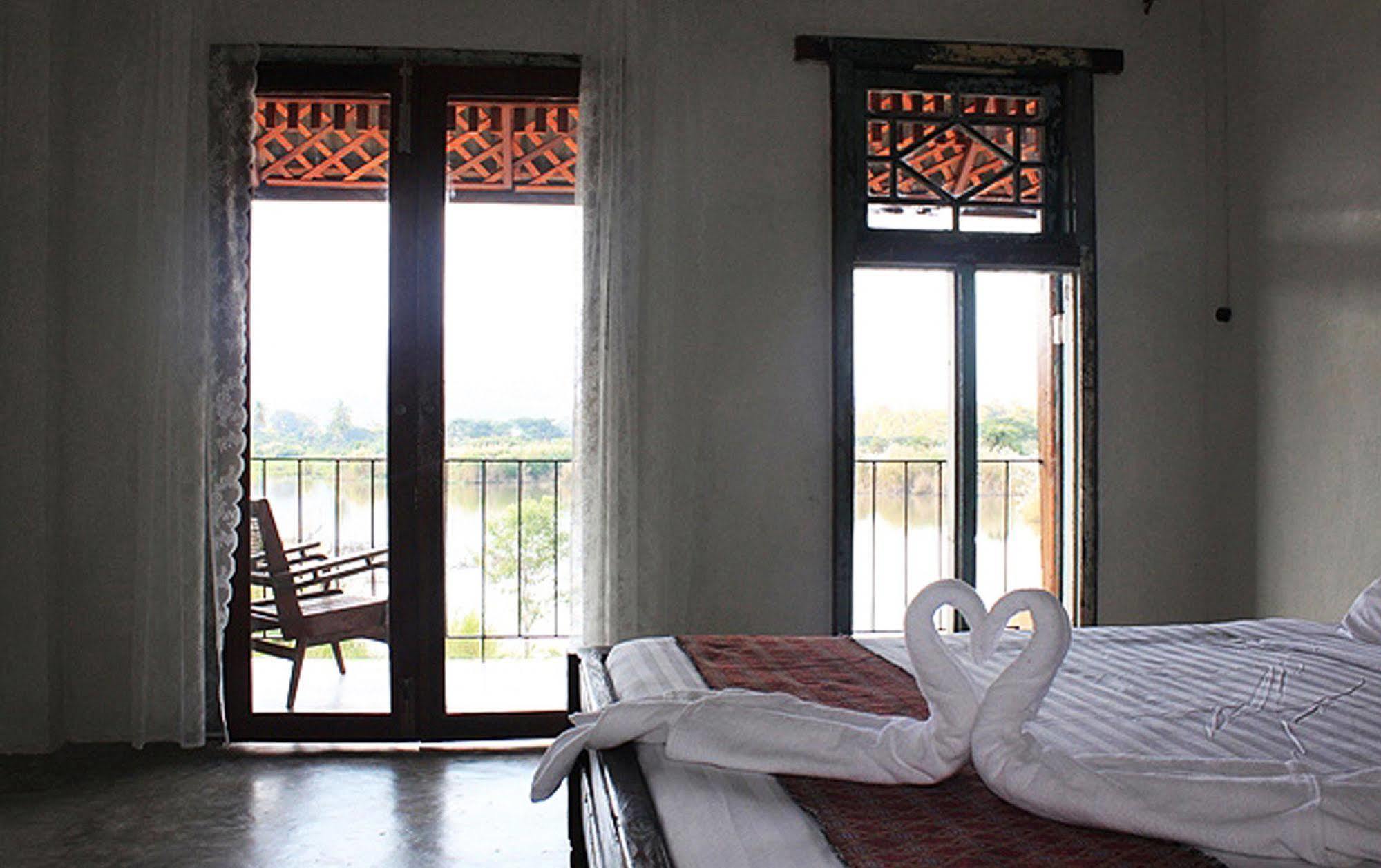 Phu-Anna Eco House Hotel Hot Exterior photo